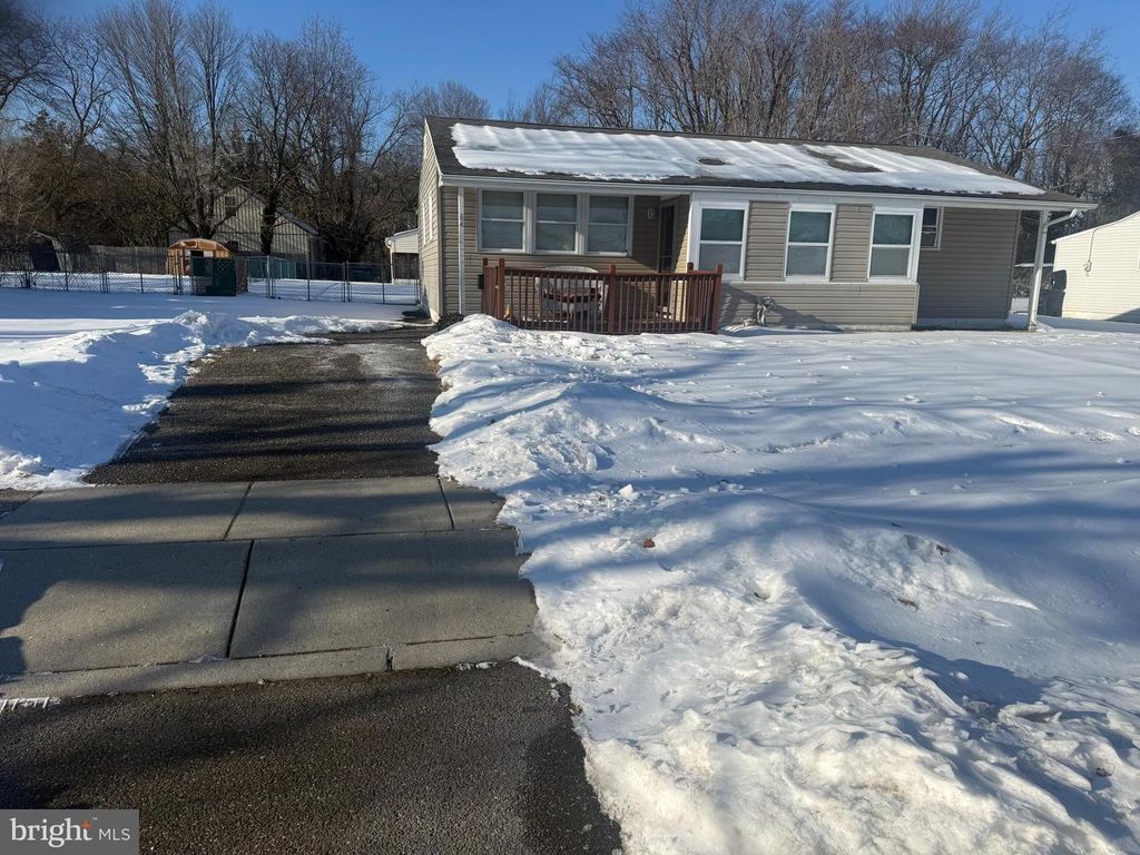 64 BRUCE DR, Woodbury, NJ 08096