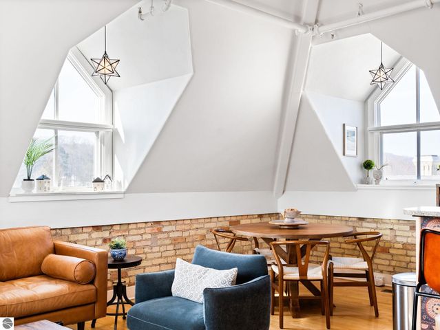 800 Cottageview Drive # 403, Traverse City, MI 49684