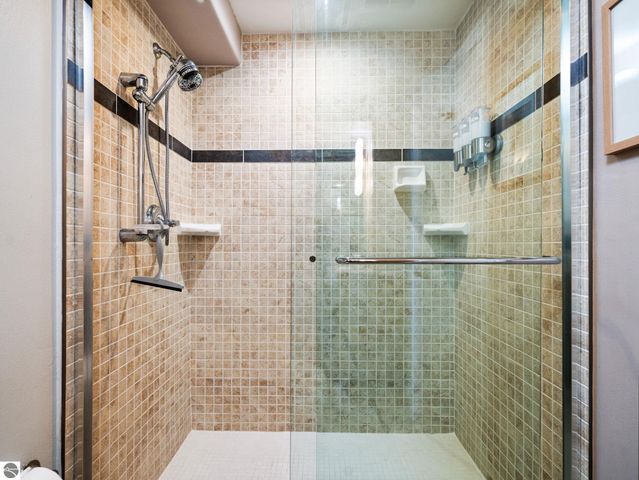 800 Cottageview Drive # 403, Traverse City, MI 49684