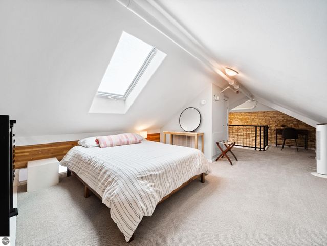 800 Cottageview Drive # 403, Traverse City, MI 49684