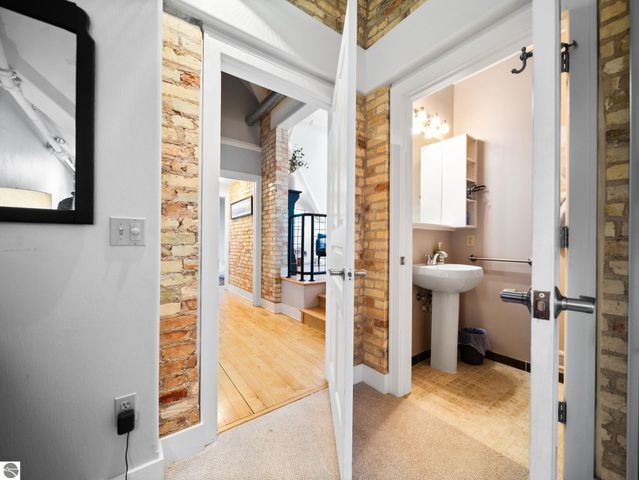 800 Cottageview Drive # 403, Traverse City, MI 49684