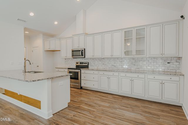 194 Dunvegan Lane, Burlington, NC 27215