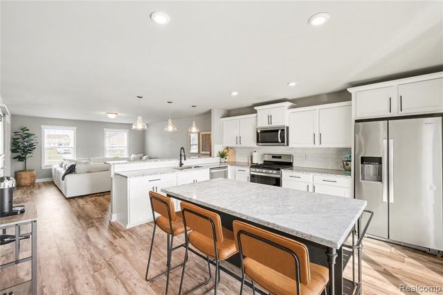 7095 Primrose Lane, Grand Blanc, MI 48439