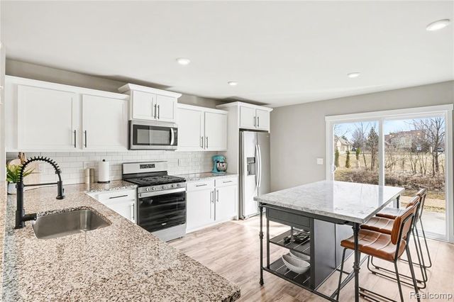 7095 Primrose Lane, Grand Blanc, MI 48439