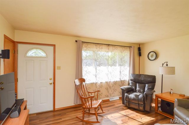 1865 Violet Drive, Florissant, MO 63031
