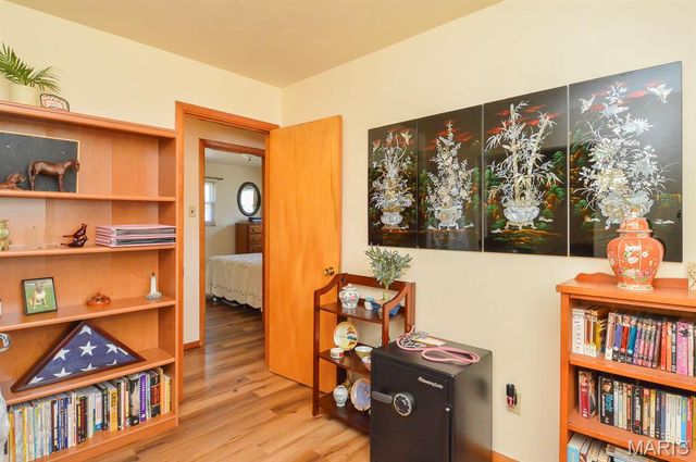 1865 Violet Drive, Florissant, MO 63031