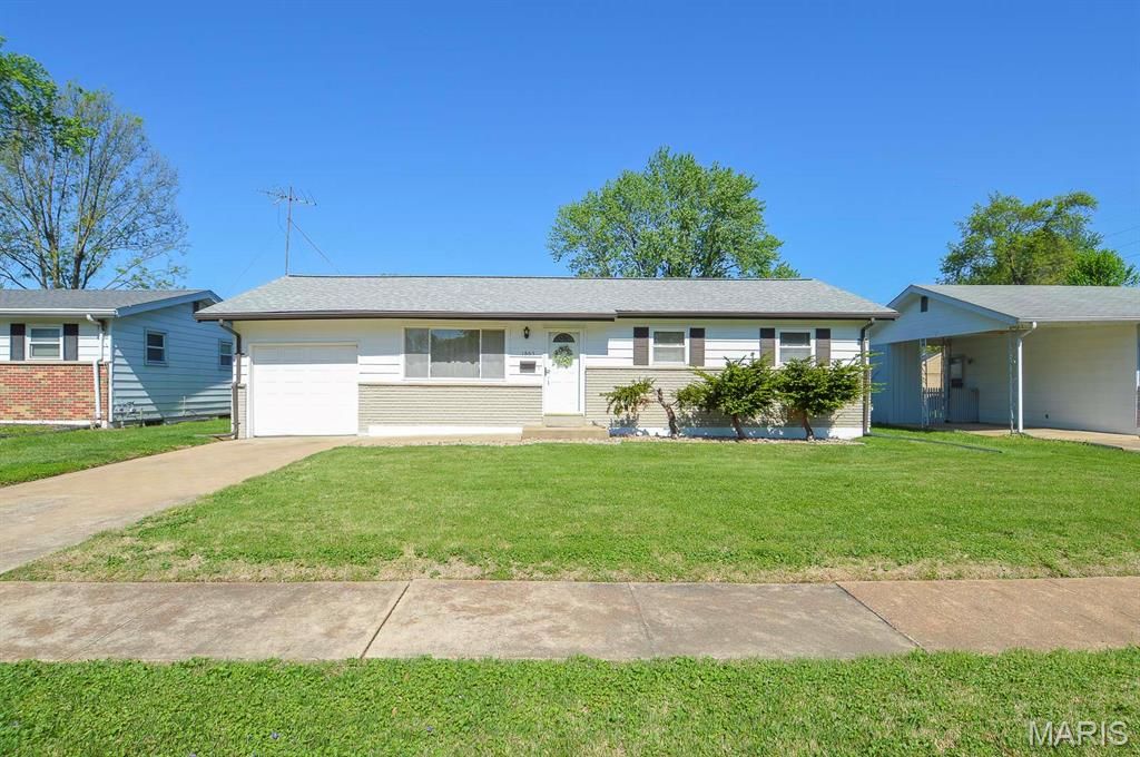 1865 Violet Drive, Florissant, MO 63031