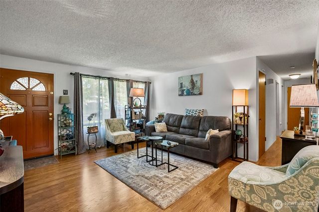 19761 NE 156th, Woodinville, WA 98077