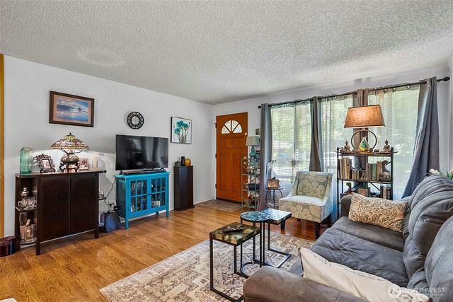 19761 NE 156th, Woodinville, WA 98077