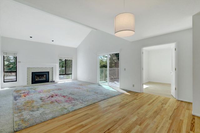 233 Woodside Ct, Grass Valley, CA 95945