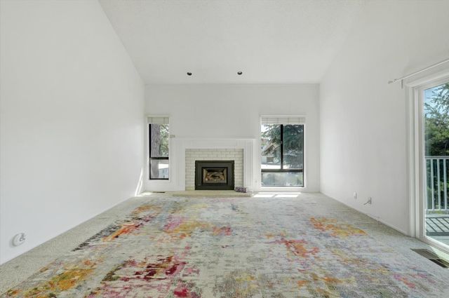 233 Woodside Ct, Grass Valley, CA 95945