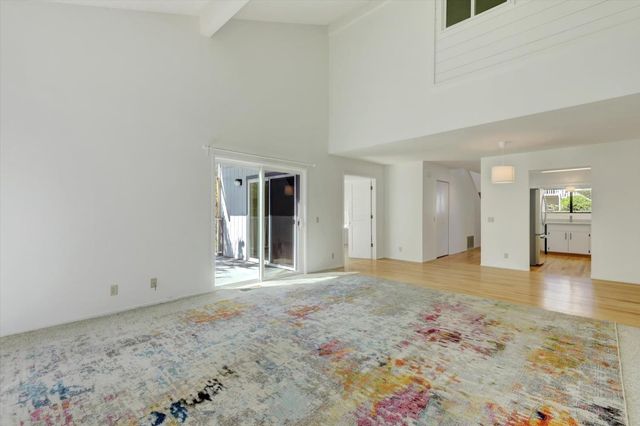 233 Woodside Ct, Grass Valley, CA 95945