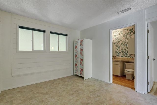 233 Woodside Ct, Grass Valley, CA 95945