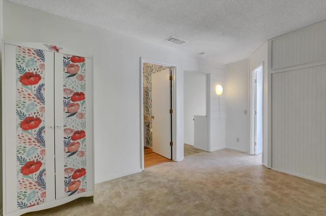 233 Woodside Ct, Grass Valley, CA 95945