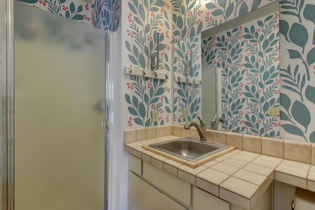 233 Woodside Ct, Grass Valley, CA 95945