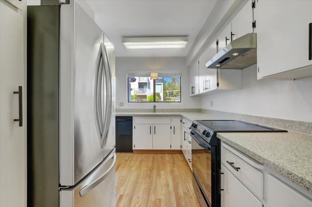 233 Woodside Ct, Grass Valley, CA 95945