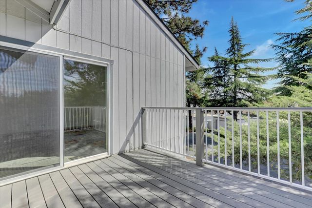 233 Woodside Ct, Grass Valley, CA 95945