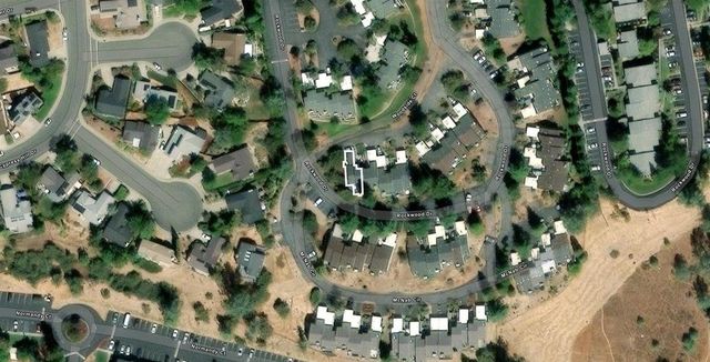 233 Woodside Ct, Grass Valley, CA 95945