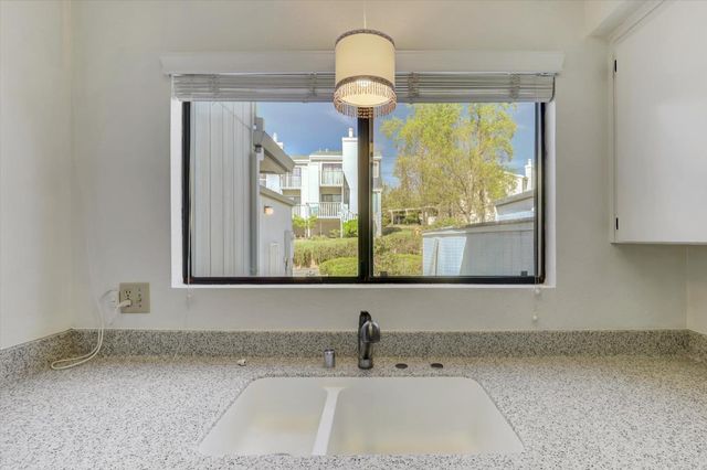 233 Woodside Ct, Grass Valley, CA 95945