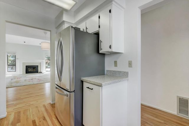 233 Woodside Ct, Grass Valley, CA 95945