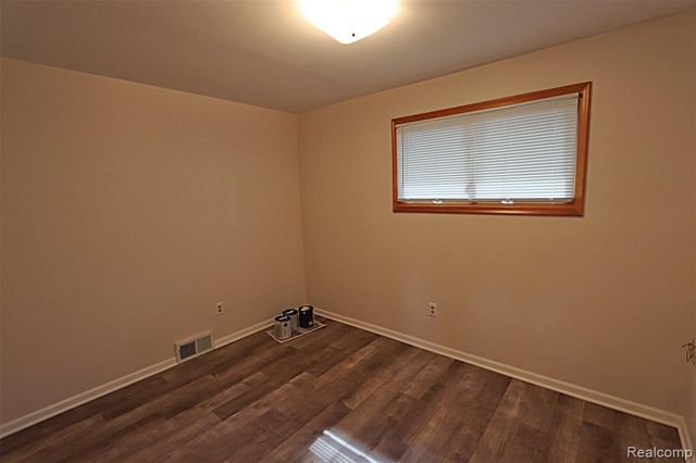 6964 Norborne Avenue, Dearborn Heights, MI 48127