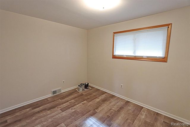 6964 Norborne Avenue, Dearborn Heights, MI 48127