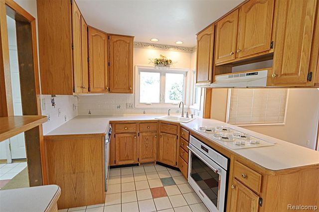 6964 Norborne Avenue, Dearborn Heights, MI 48127