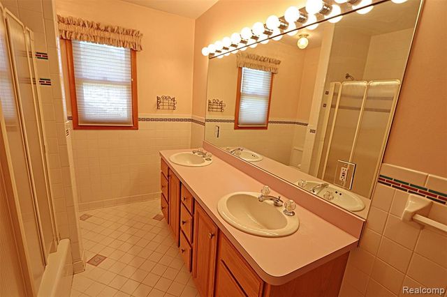 6964 Norborne Avenue, Dearborn Heights, MI 48127