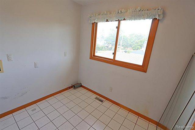 6964 Norborne Avenue, Dearborn Heights, MI 48127