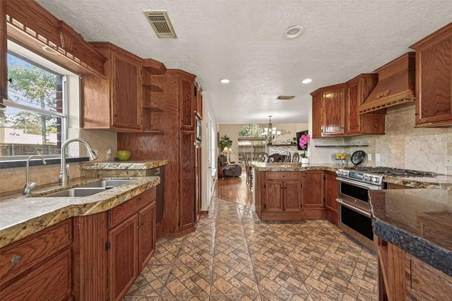 15214 River Park Drive, Houston, TX 77070