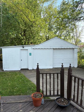 142 E Dallas Avenue, Madison Heights, MI 48071