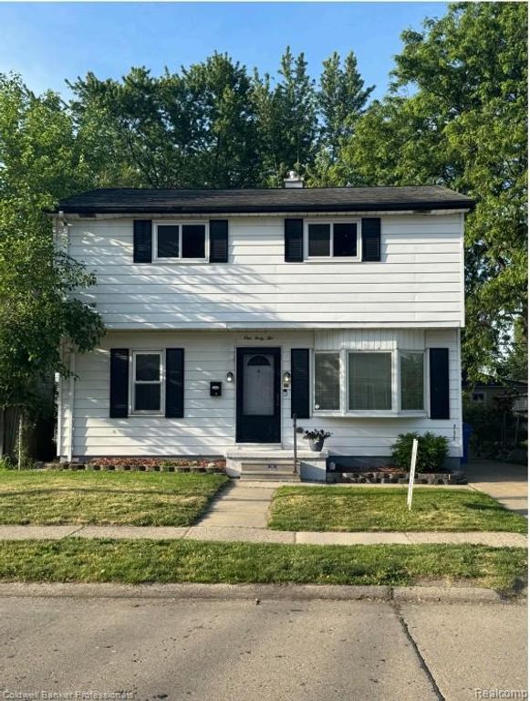 142 E Dallas Avenue, Madison Heights, MI 48071
