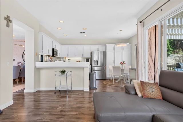 1355 Canterbury, Fullerton, CA 92831