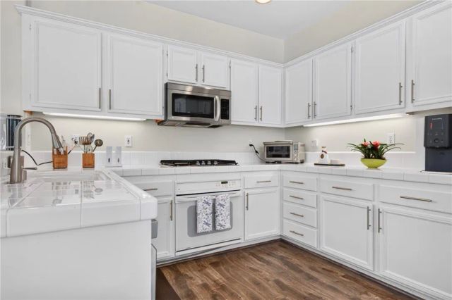 1355 Canterbury, Fullerton, CA 92831
