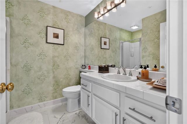1355 Canterbury, Fullerton, CA 92831