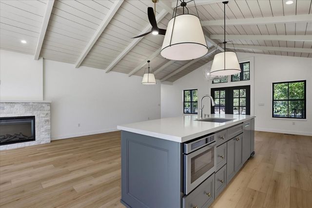 12284 Lakeshore North, Auburn, CA 95602