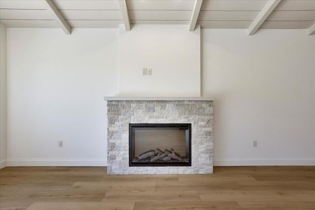 12284 Lakeshore North, Auburn, CA 95602