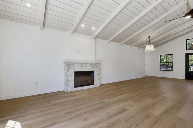 12284 Lakeshore North, Auburn, CA 95602