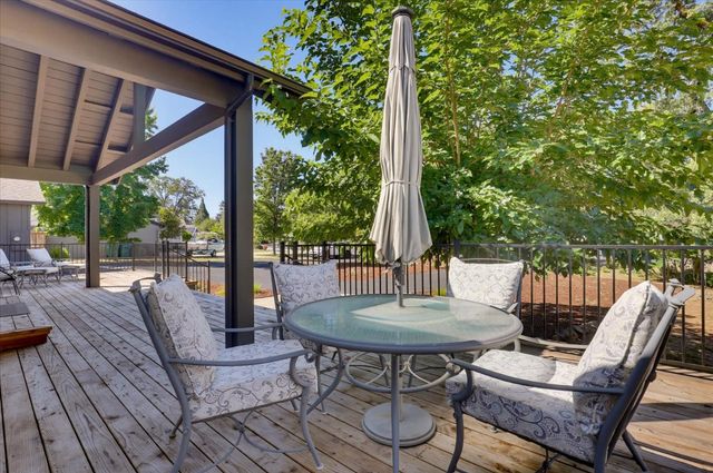 12284 Lakeshore North, Auburn, CA 95602