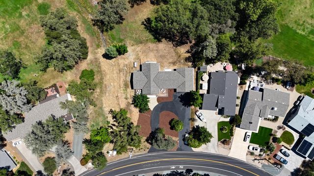 12284 Lakeshore North, Auburn, CA 95602