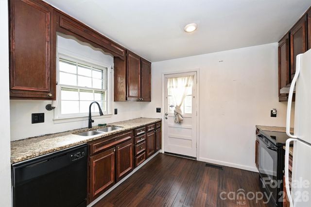 1518 Rama Road, Charlotte, NC 28211