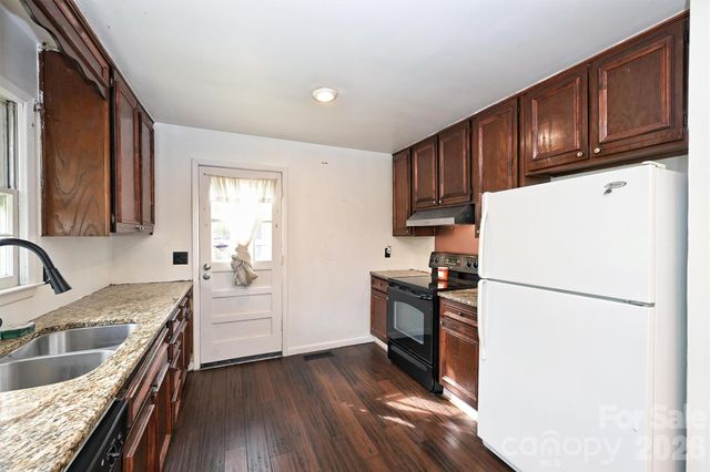 1518 Rama Road, Charlotte, NC 28211