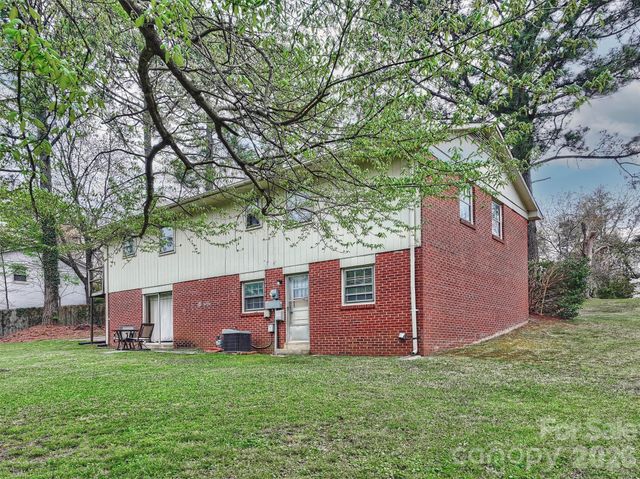 1518 Rama Road, Charlotte, NC 28211