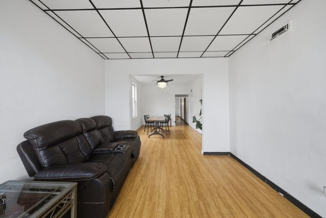 3828 S Honore Street, Chicago, IL 60609