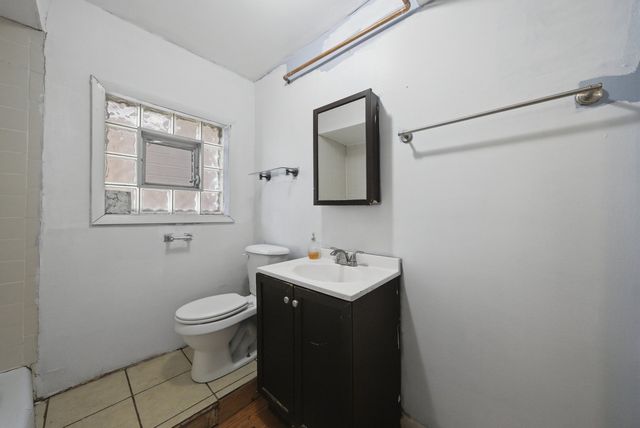 3828 S Honore Street, Chicago, IL 60609