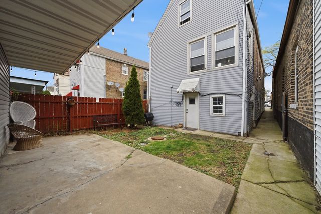 3828 S Honore Street, Chicago, IL 60609