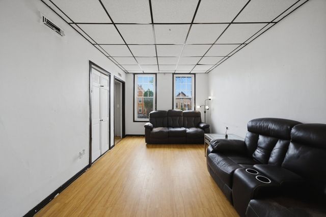 3828 S Honore Street, Chicago, IL 60609