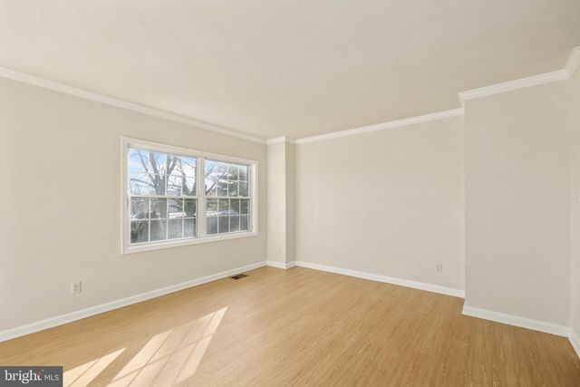 14821 HAYMARKET LN, Centreville, VA 20120