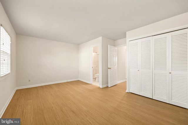 14821 HAYMARKET LN, Centreville, VA 20120