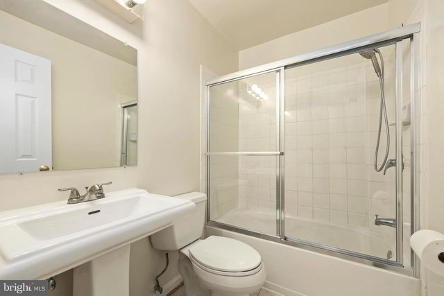 14821 HAYMARKET LN, Centreville, VA 20120